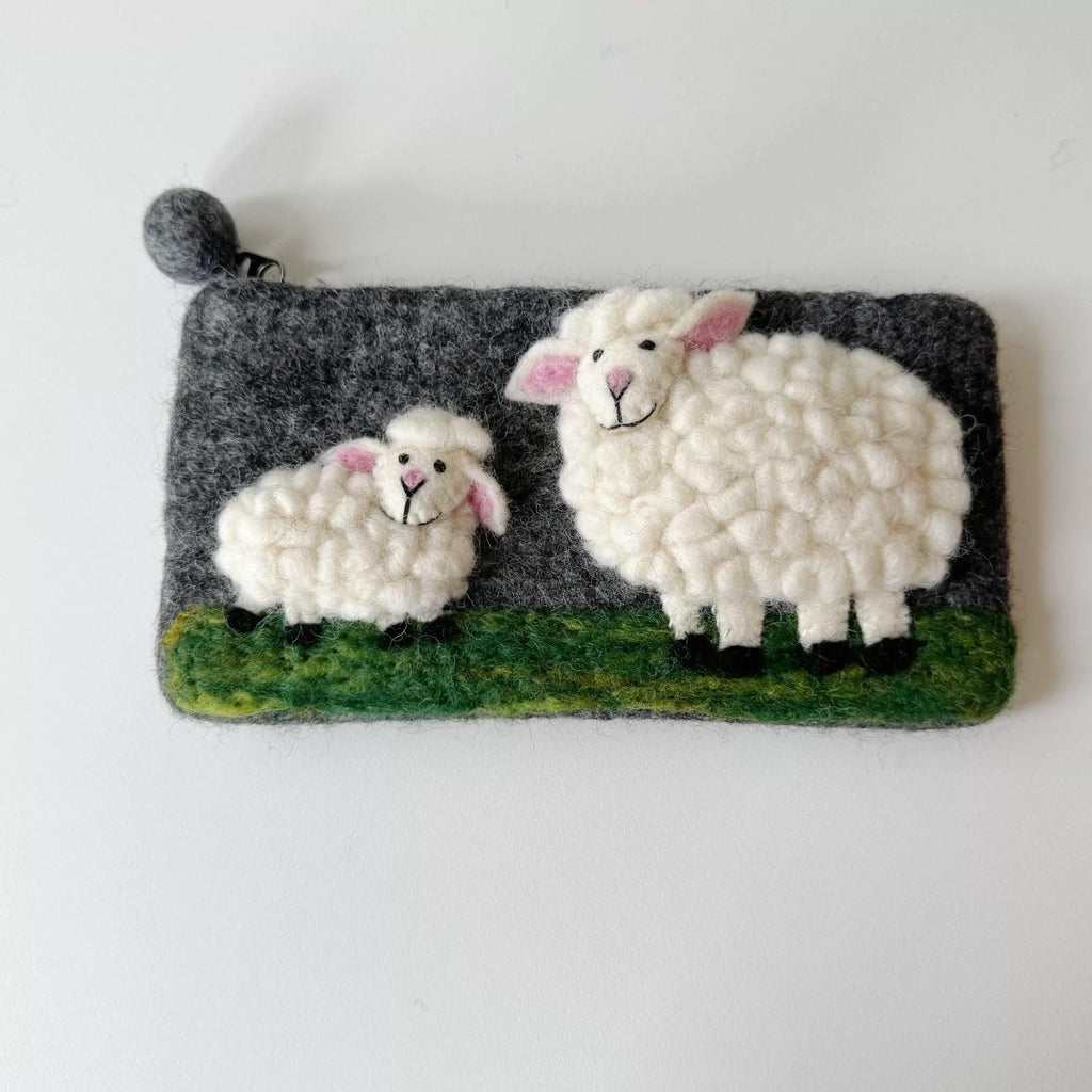 Handmade Felt Sheep Coin Purse, Needle Felted Wool Wallet, Cute Farm Animal Zipper Pouch, Handmade Gift for Friends, Wool Felt Card Holder