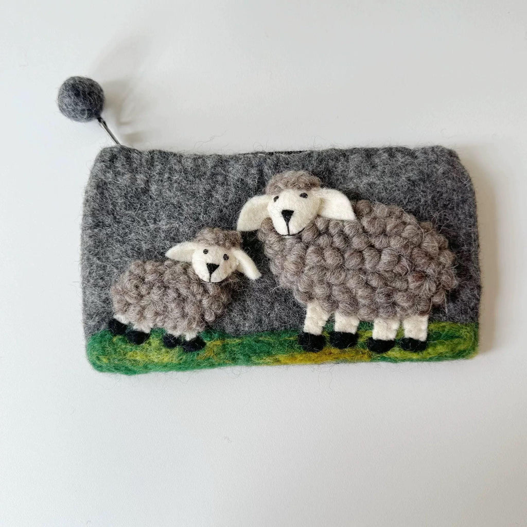 Handmade Felt Sheep Coin Purse, Needle Felted Wool Wallet, Cute Farm Animal Zipper Pouch, Handmade Gift for Friends, Wool Felt Card Holder