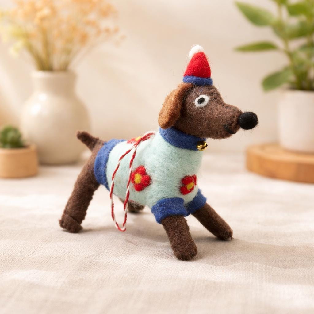 Handmade Felt Dog Keychain, Wool Felt Puppy Bag Charm, Cute Dog Ornament, Car Mirror Hanging, Handmade Gift for Dog Lovers, Soft Felt Animal