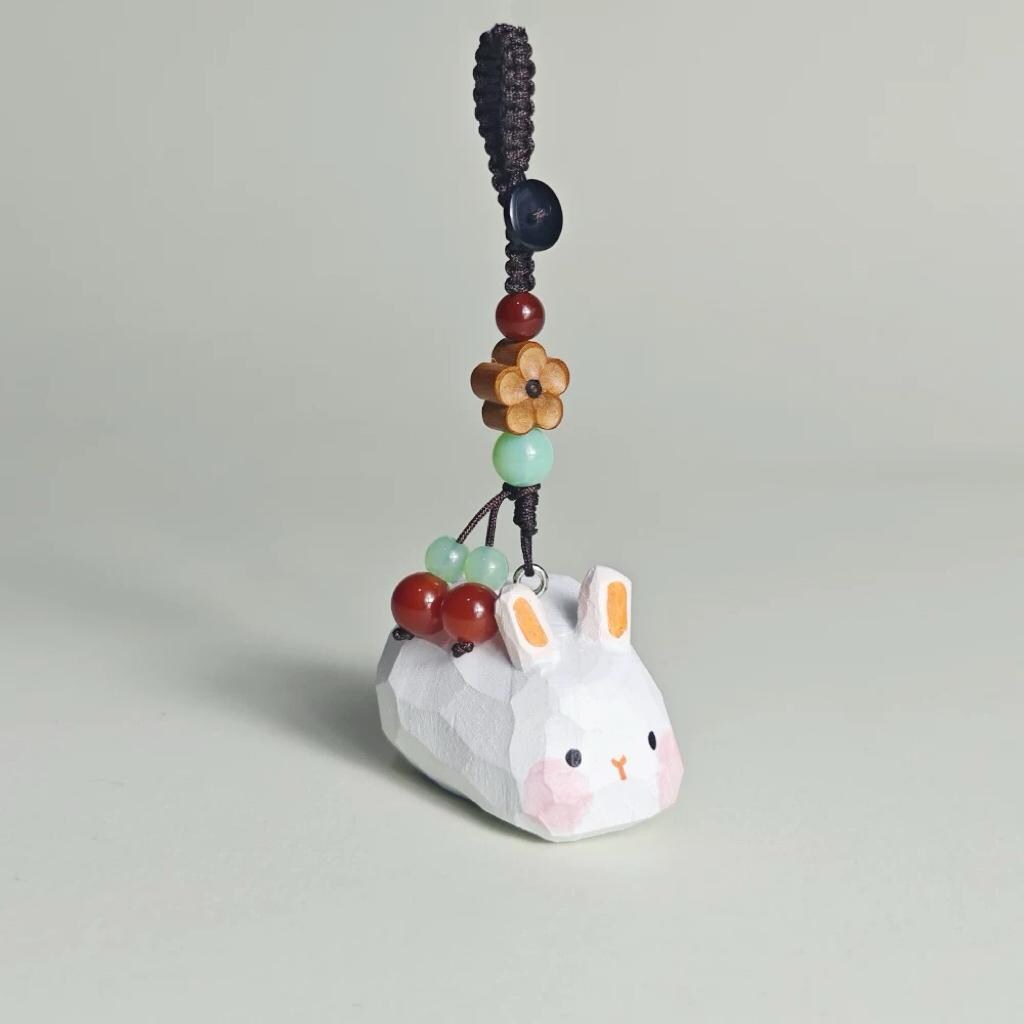 Handmade Lucky Bunny Wood Carving Keychain, Japanese Style Miniature Rabbit Charm, Cute Small Wooden Bunny Pendant, Animal Bag Charm Gift
