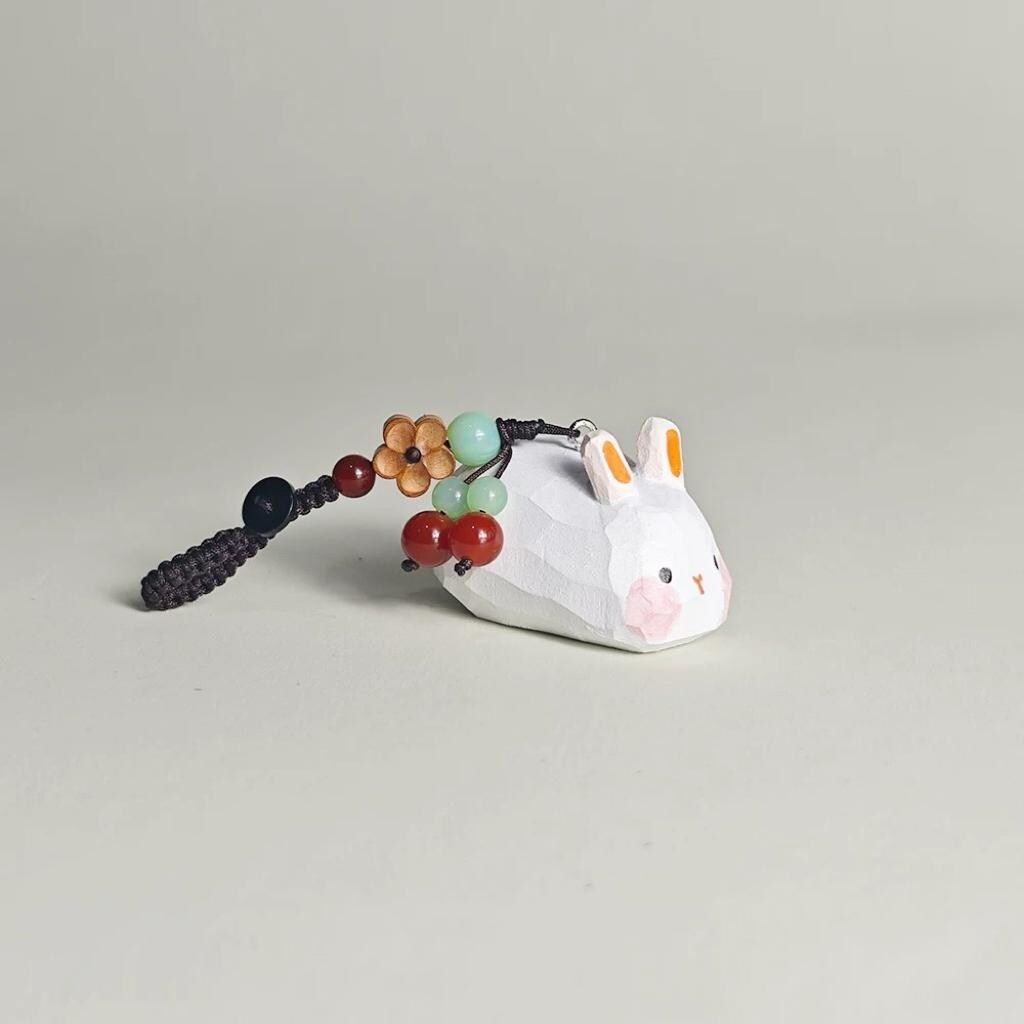 Handmade Lucky Bunny Wood Carving Keychain, Japanese Style Miniature Rabbit Charm, Cute Small Wooden Bunny Pendant, Animal Bag Charm Gift
