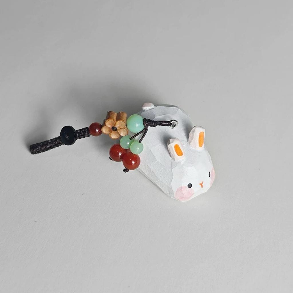 Handmade Lucky Bunny Wood Carving Keychain, Japanese Style Miniature Rabbit Charm, Cute Small Wooden Bunny Pendant, Animal Bag Charm Gift