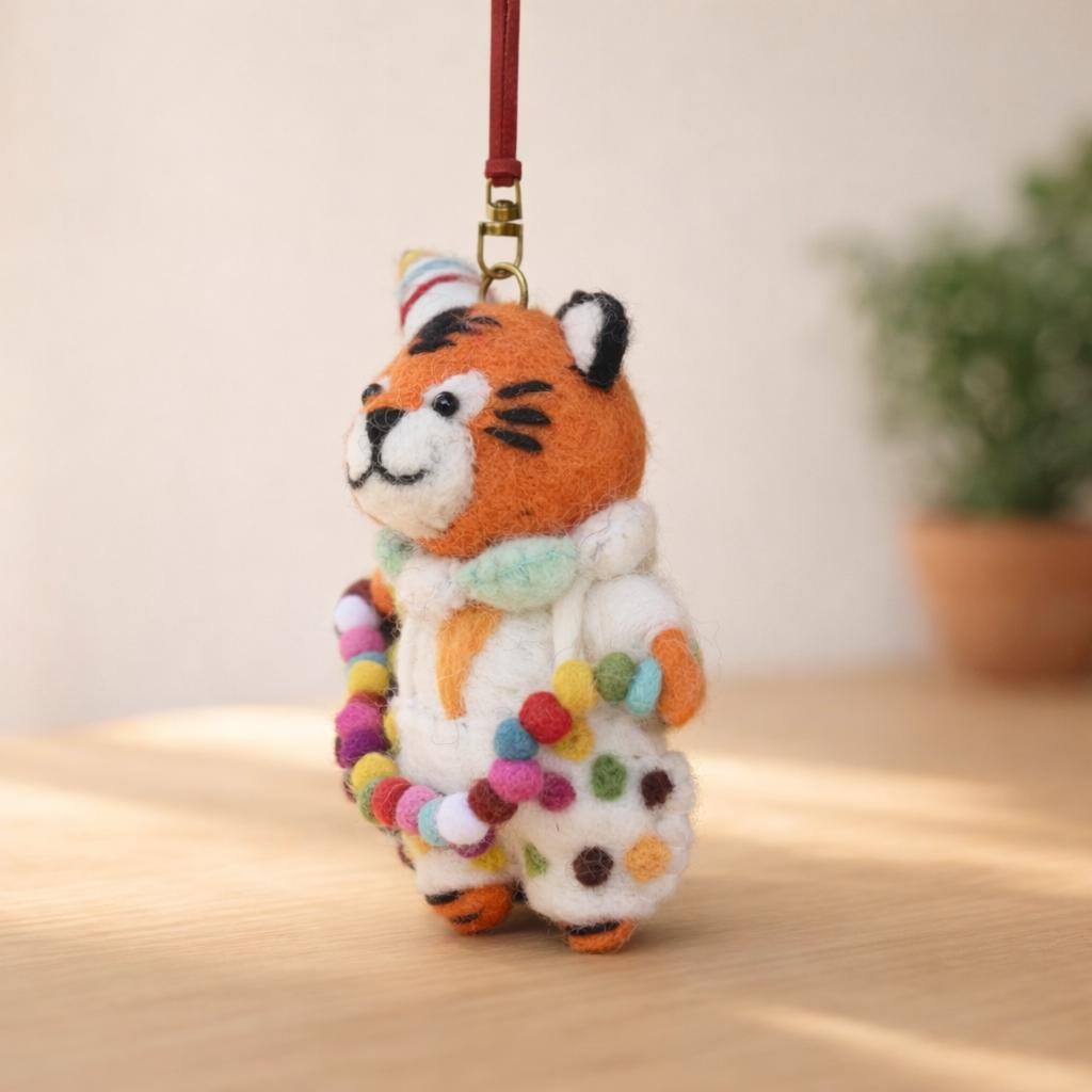 Handmade Felt Circus Animal Bag Charm, Cute Wool Tiger or Fox Keychain, Circus Backpack Charm, Soft Felt Ornament, Gift for Her