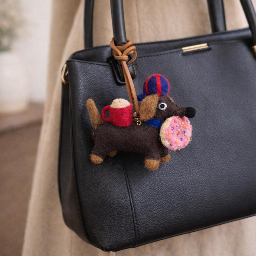 Handmade Felt Dachshund Keychain, Needle Felt Dog Bag Charm, Cute Wool Puppy Pendant, Backpack Charm, Gift for Dog Lovers