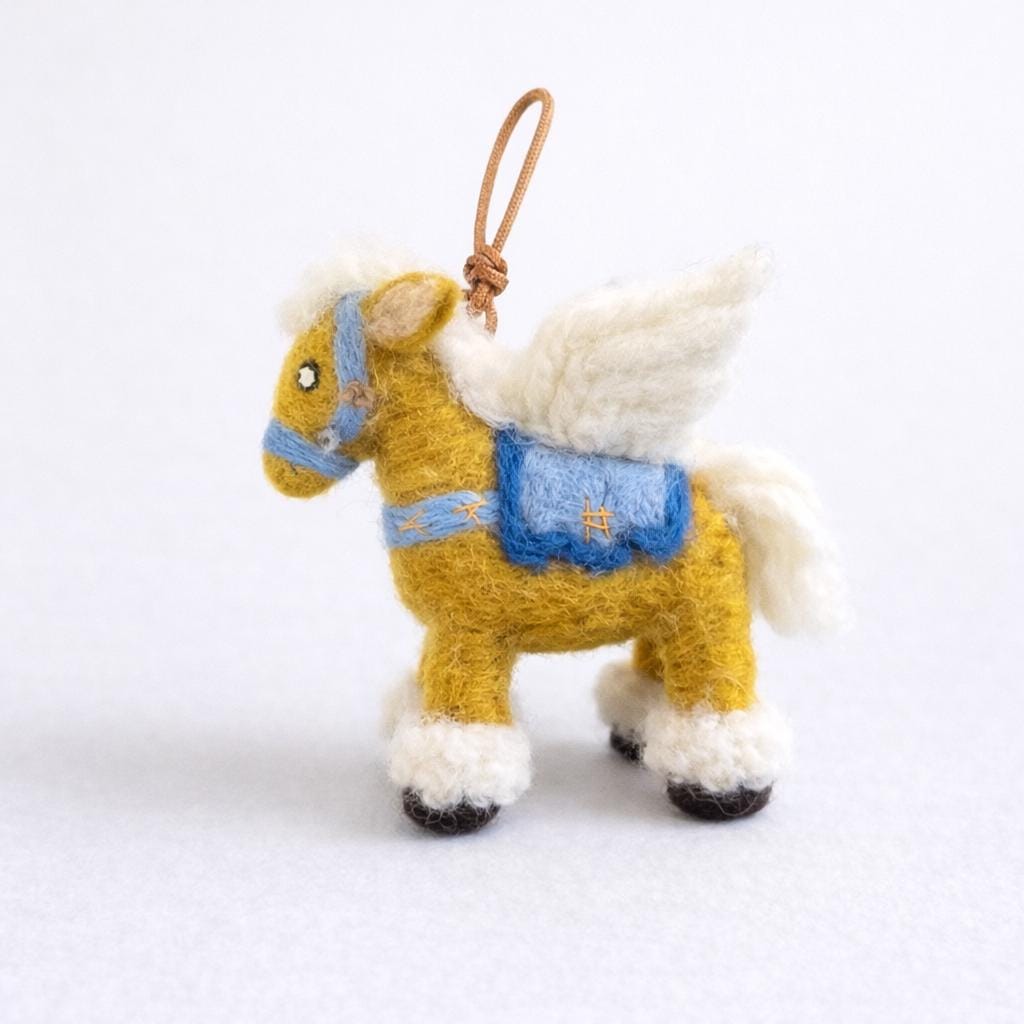 Handmade Felt Pegasus Keychain, Cute Flying Horse Bag Charm, Wool Felt Horse Ornament, Backpack Charm, Car Mirror Hanging, Gift for Friends