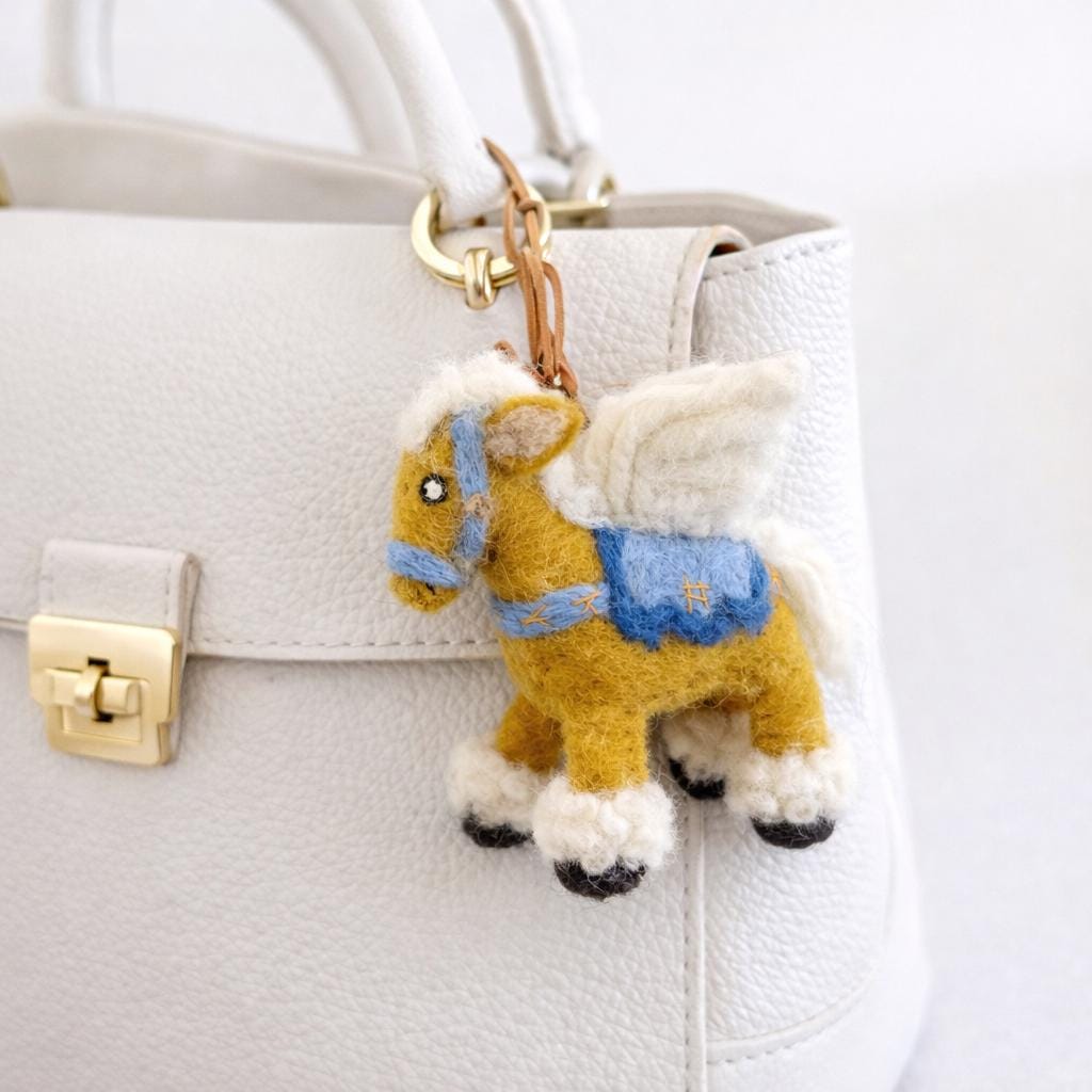 Handmade Felt Pegasus Keychain, Cute Flying Horse Bag Charm, Wool Felt Horse Ornament, Backpack Charm, Car Mirror Hanging, Gift for Friends