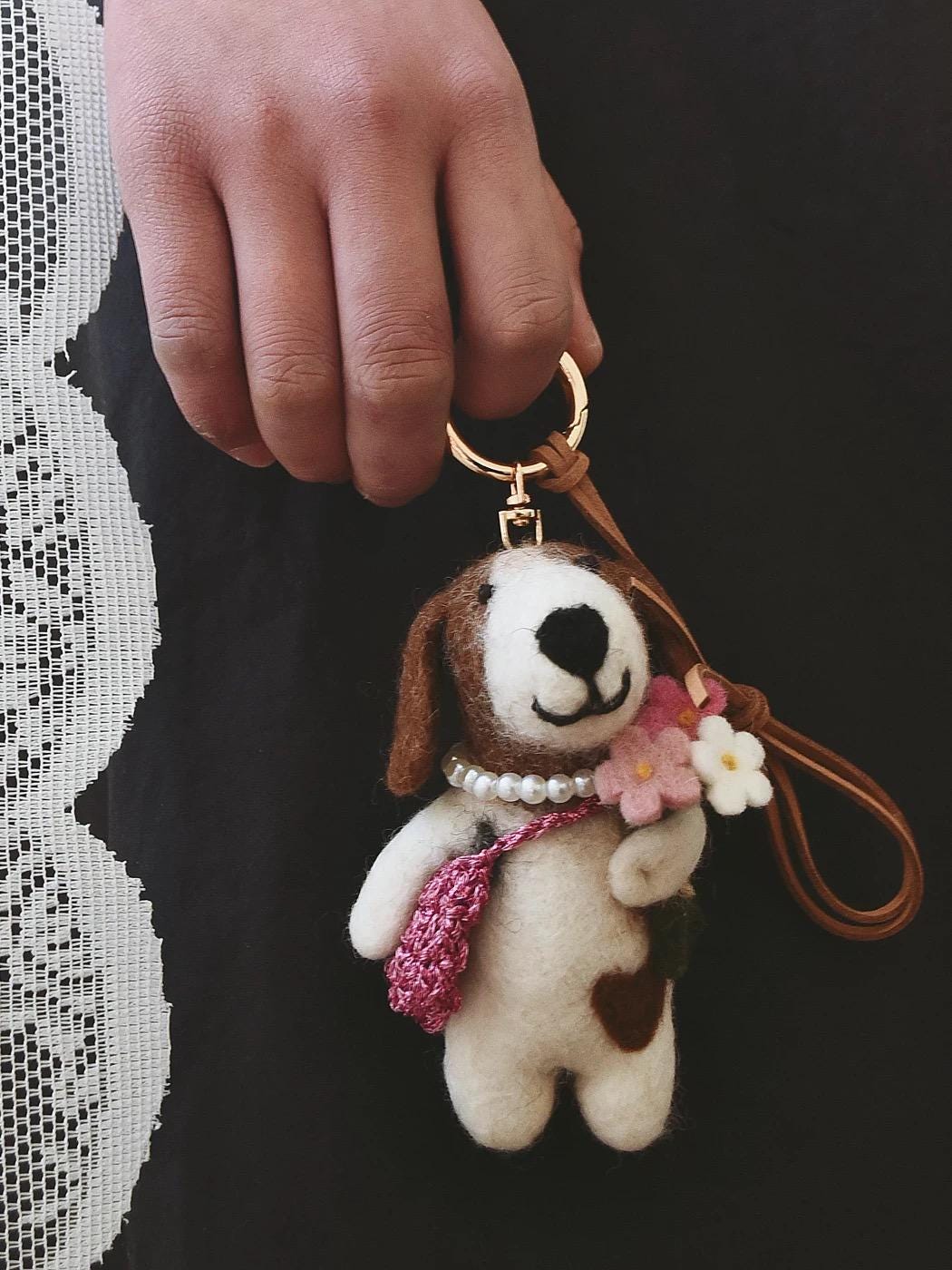 Handmade Felt Dog Keychain with Flower, Wool Puppy Bag Charm, Cute Mini Animal Pendant Gift for Her