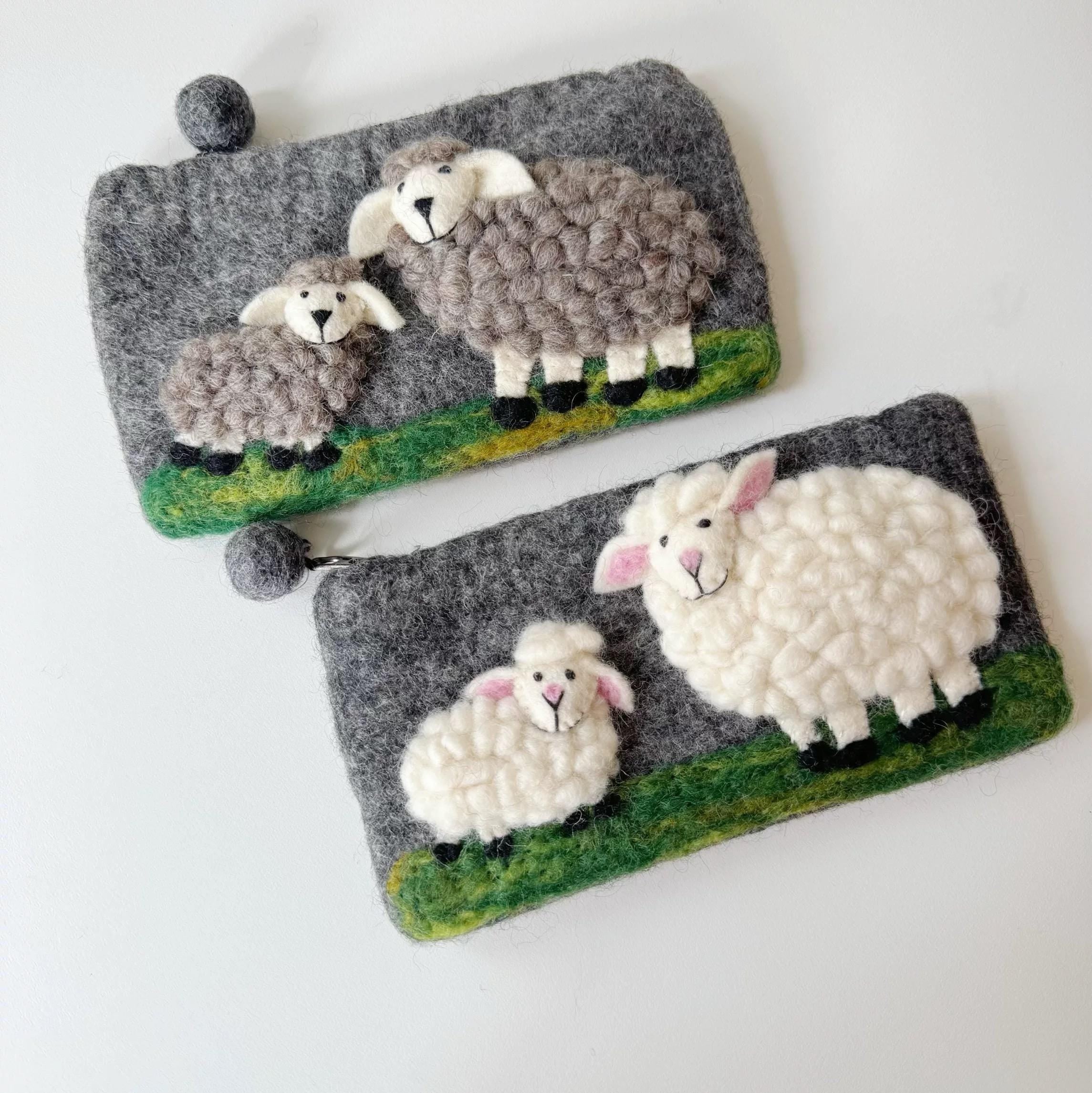 Handmade Felt Sheep Coin Purse, Needle Felted Wool Wallet, Cute Farm Animal Zipper Pouch, Handmade Gift for Friends, Wool Felt Card Holder
