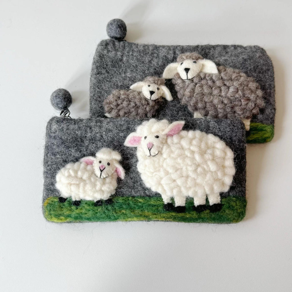 Handmade Felt Sheep Coin Purse, Needle Felted Wool Wallet, Cute Farm Animal Zipper Pouch, Handmade Gift for Friends, Wool Felt Card Holder