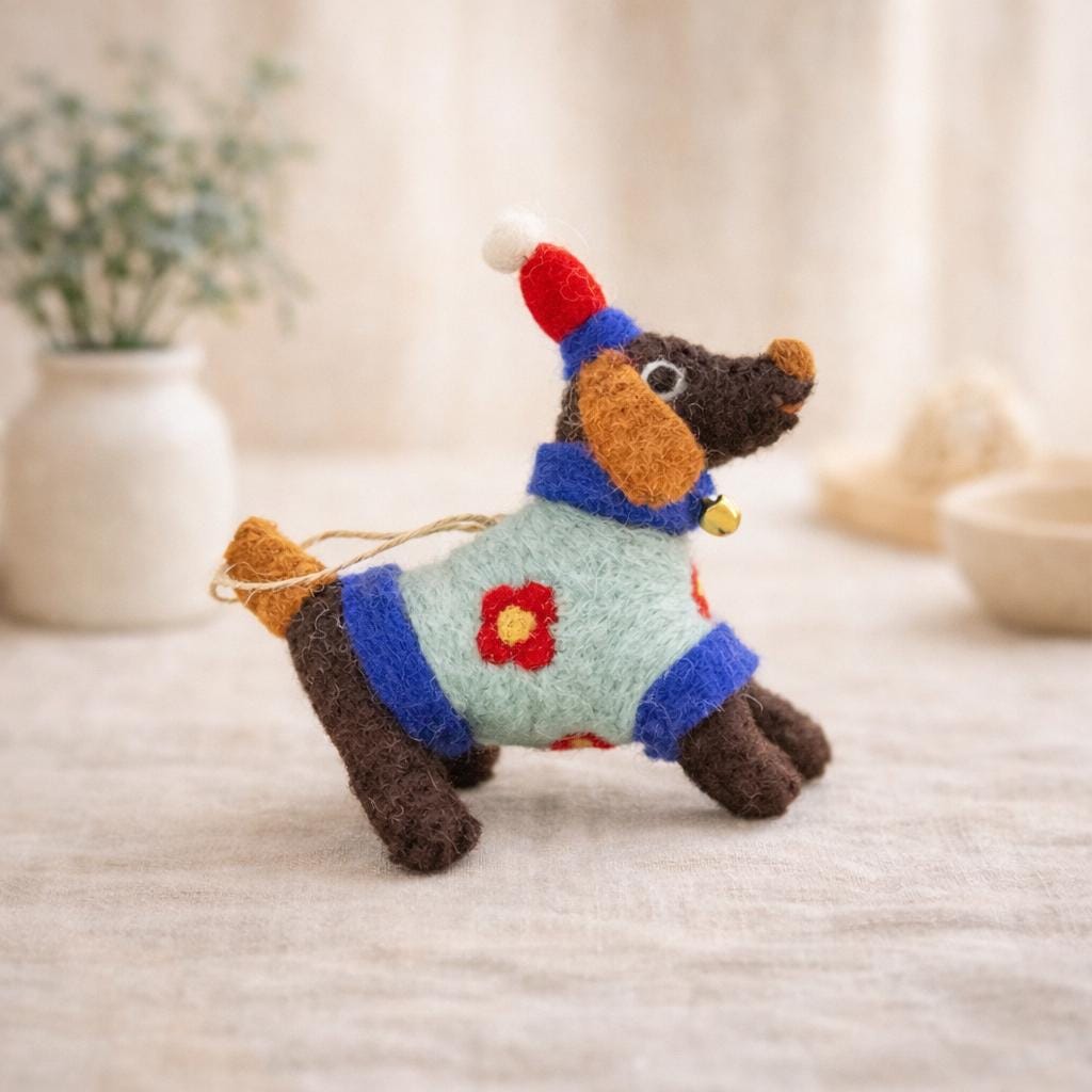 Handmade Felt Dog Keychain, Wool Felt Puppy Bag Charm, Cute Dog Ornament, Car Mirror Hanging, Handmade Gift for Dog Lovers, Soft Felt Animal
