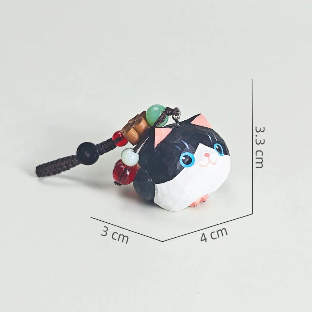 Hand Carved Wooden Cow Cat Keychain, Handmade Japanese Style Cat Charm, Miniature Wood Pendant, Cute Bag Charm, Car Key Accessory, Gift