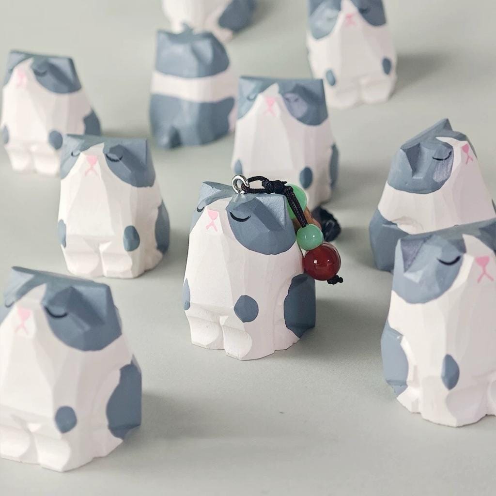 Handmade Wooden Cat Keychain, Japanese Style Miniature Lucky Charm, Handcrafted Pendant, Cute Animal Bag Charm, Lucky Gift, Wooden Keyring