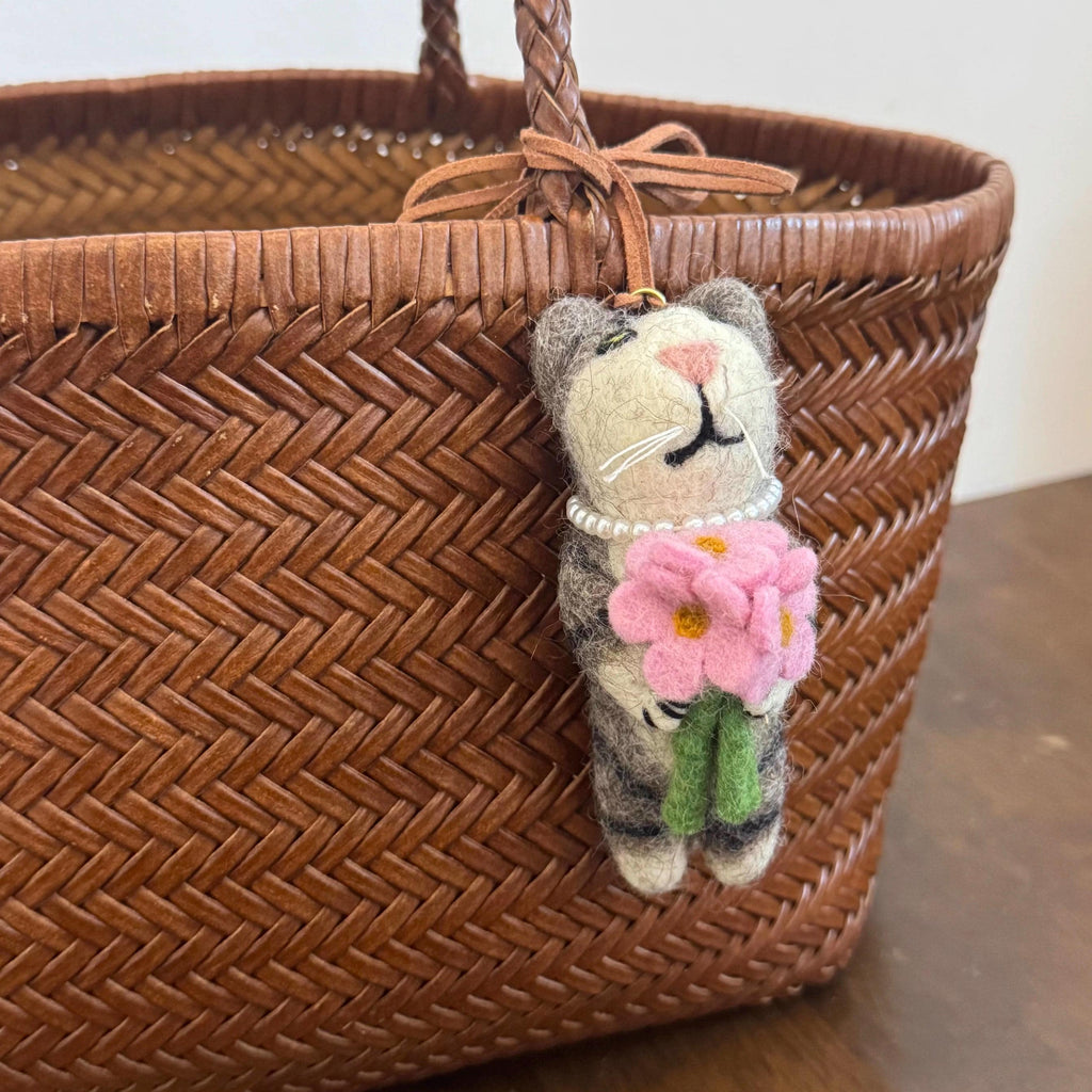 Handmade Felt Cat Bag Charm, Cute Wool Kitty Keychain, Animal Backpack Charm with Flowers, Soft Felt Ornament, Gift for Cat Lover