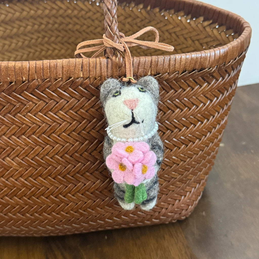 Handmade Felt Cat Bag Charm, Cute Wool Kitty Keychain, Animal Backpack Charm with Flowers, Soft Felt Ornament, Gift for Cat Lover