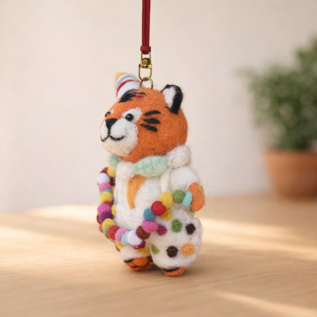 Handmade Felt Circus Animal Bag Charm, Cute Wool Tiger or Fox Keychain, Circus Backpack Charm, Soft Felt Ornament, Gift for Her