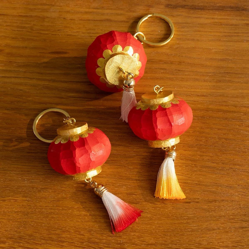 Handmade Red Wooden Lantern Keychain, Hand Carved Basswood Tassel Charm, Chinese New Year Lucky Bag Pendant Gift