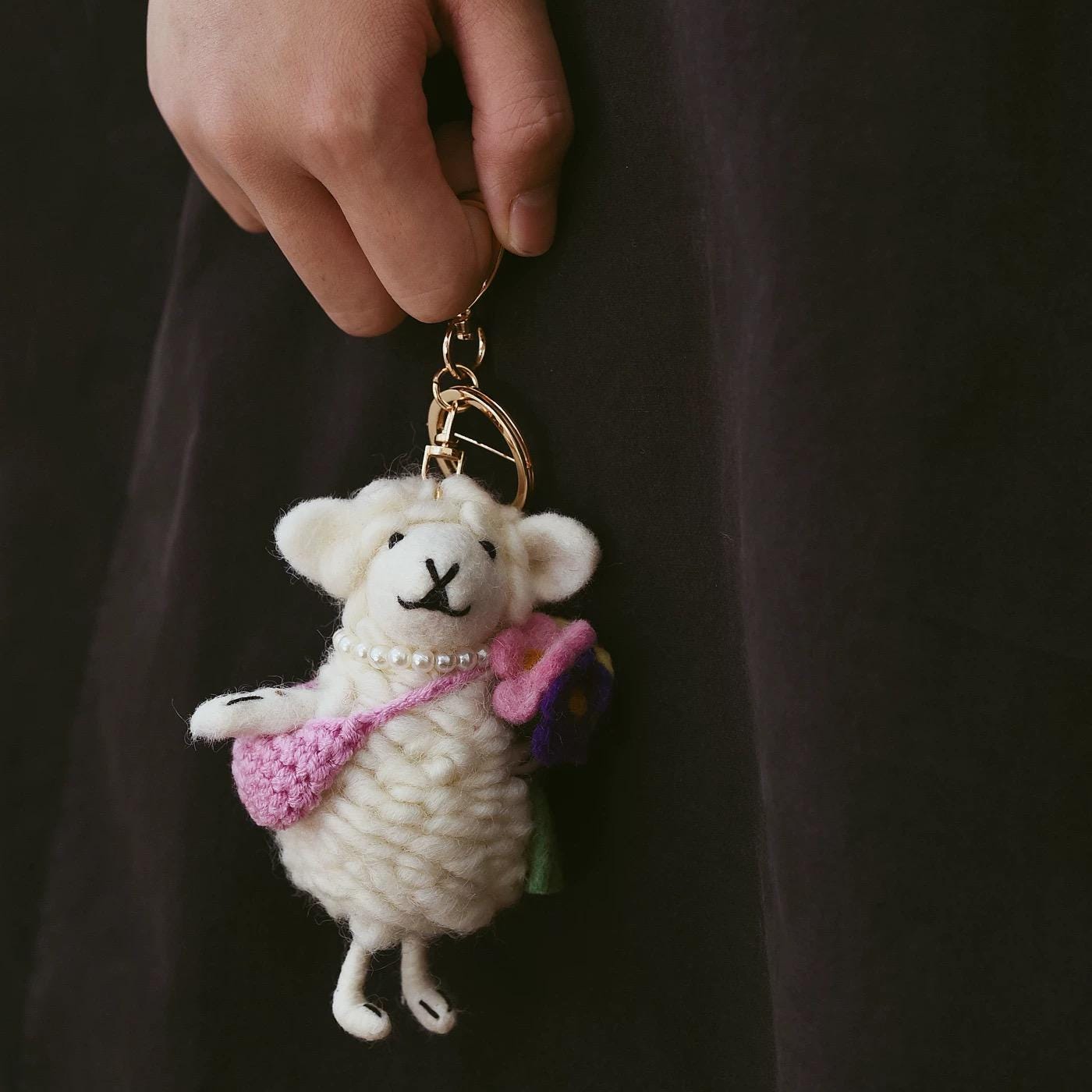 Handmade Wool Felt Sheep Keychain, with Pink Flower Bag Charm, Cute 3D Felt Animal Pendant. Funny Sheep smile face, Gift for her,friends