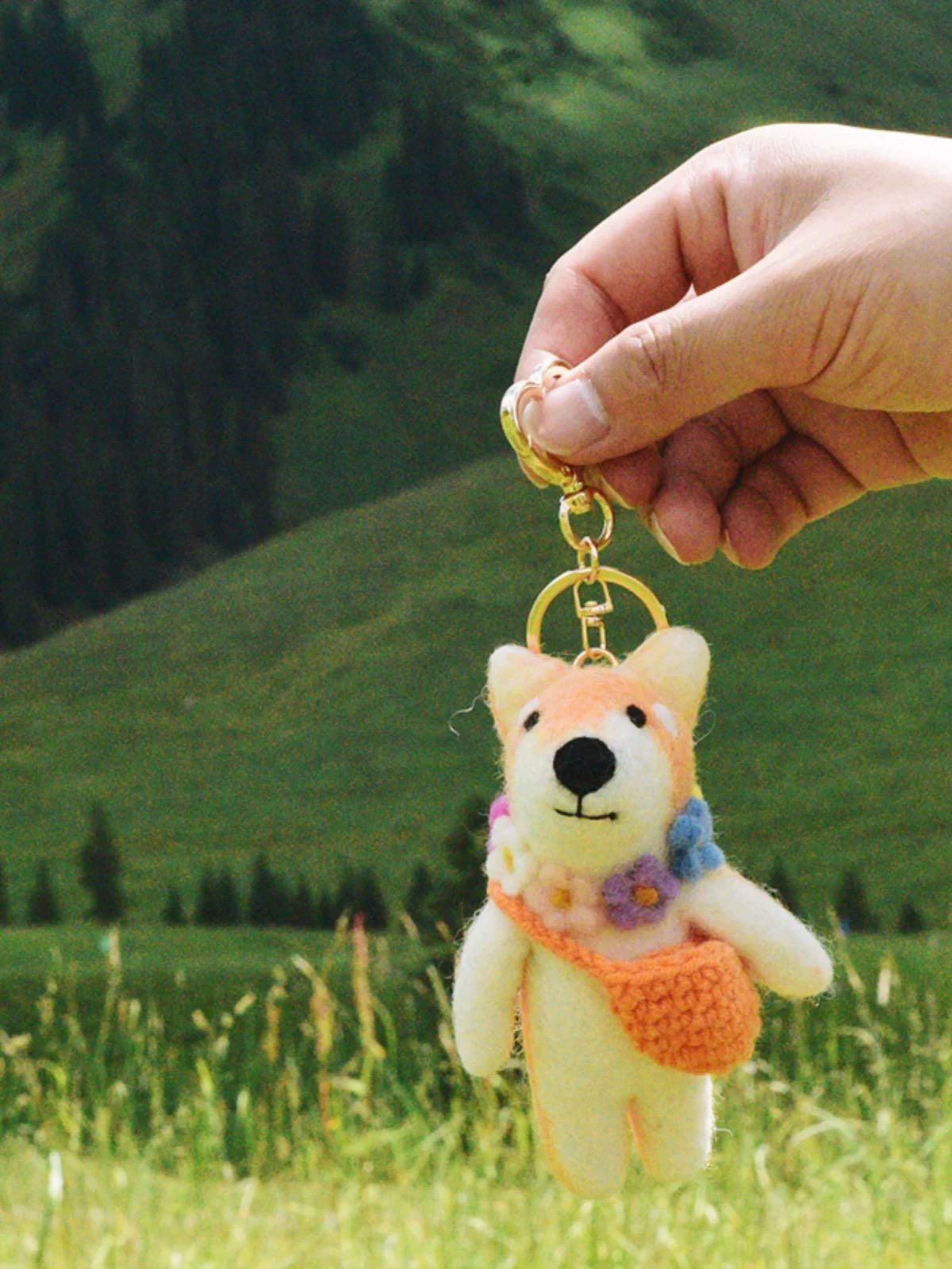 Handmade Felt Dog Keychain, Needle Felted Puppy Bag Charm with Detachable Key Ring, Cute Wool Animal Keychain Gift