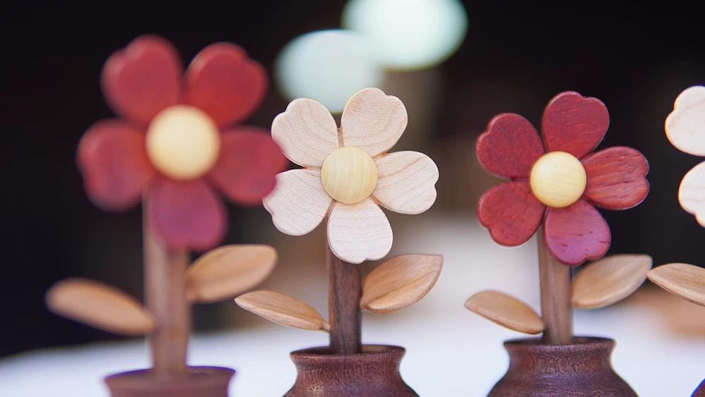 Hand Carved Wooden Flower Diffuser Decor – Aromatherapy Wood Sculpture, Natural Essential Oil Car Freshener, Desk Ornament, Handmade Gift