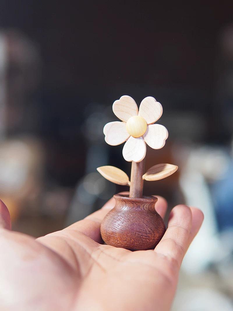 Hand Carved Wooden Flower Diffuser Decor – Aromatherapy Wood Sculpture, Natural Essential Oil Car Freshener, Desk Ornament, Handmade Gift