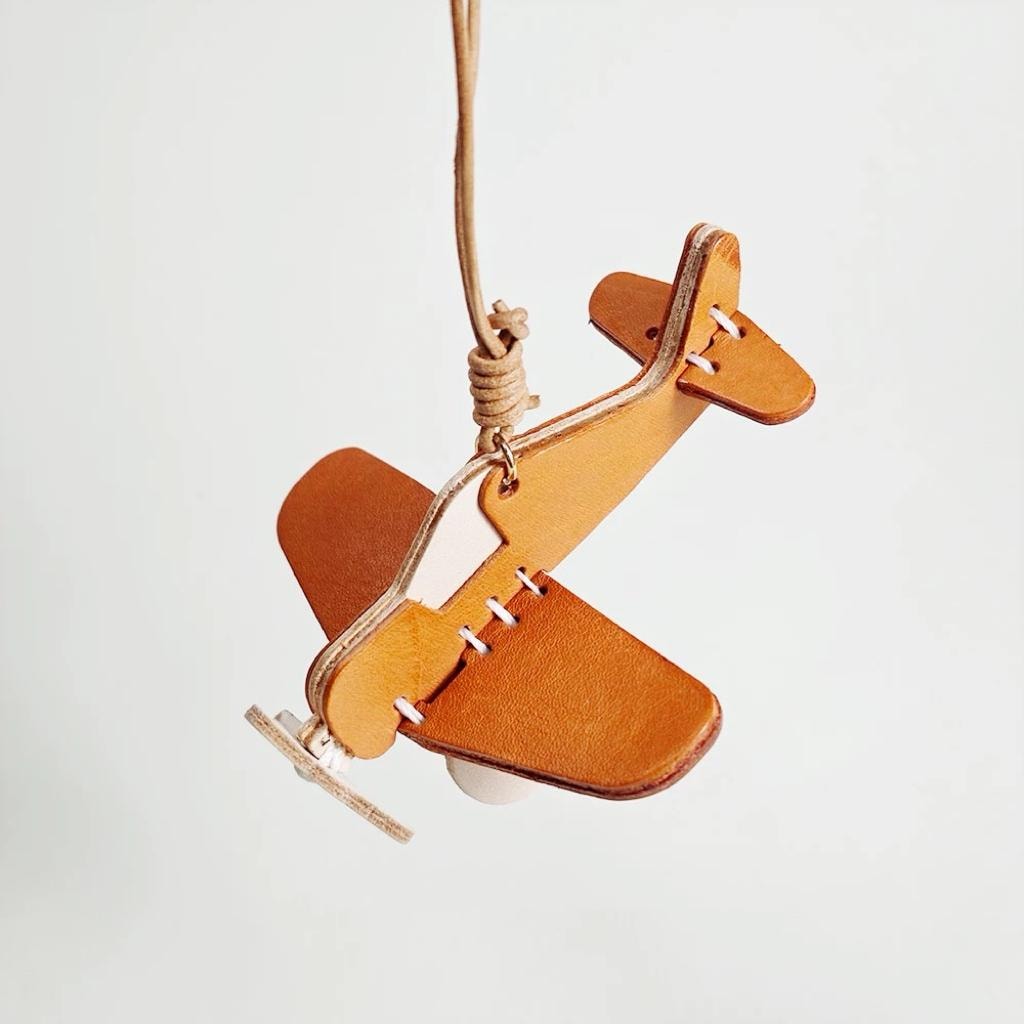 Handmade Leather Airplane Bag Charm, Leather Plane Keychain, Car Rearview Mirror Charm, Vintage Travel Bag Accessory, Cute Gift for Friends