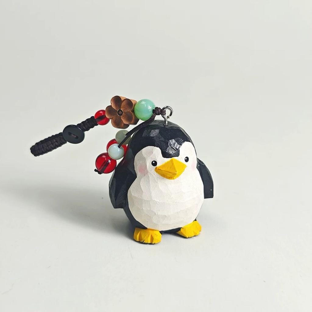 Black Penguin Wood Carving Keychain – Hand-Carved Cute Animal Bag Charm, Wooden Pendant for Keys, Backpack or Car, Gift for Friends/Her/Him