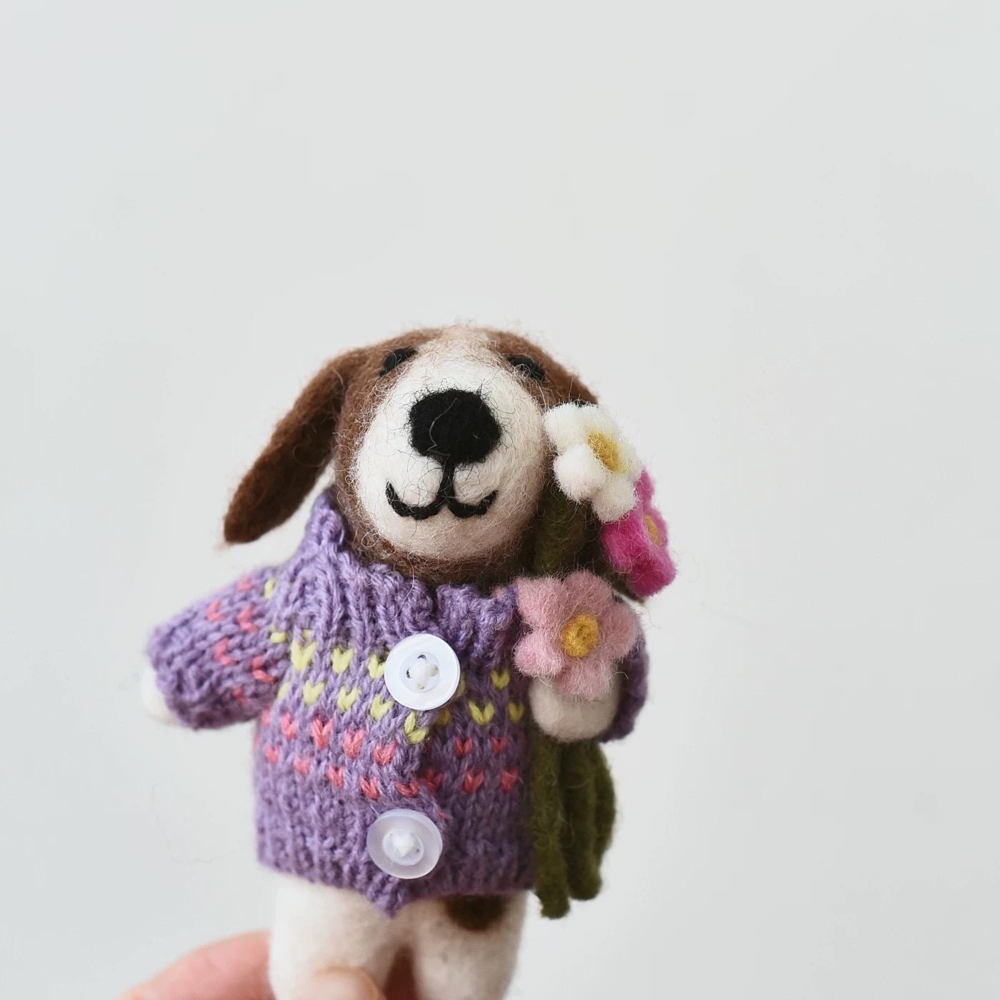 Handmade Wool Felt Dog Keychain, Cute Puppy Bag Charm with Flowers, Needle Felt Animal Pendant, Handmade Gift for Her