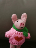 LoveHeart Handmade Wool Felt Pig Keychain, Cute Pink Pig Bag Charm with Heart Sweater, Needle Felt Animal Pendant, Gift for Her