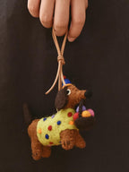 Handmade Felt Dachshund Keychain, Cute Sausage Dog Bag Charm with Mini Basket, Kawaii Wool Animal Pendant, Unique Gift for Dog Lovers