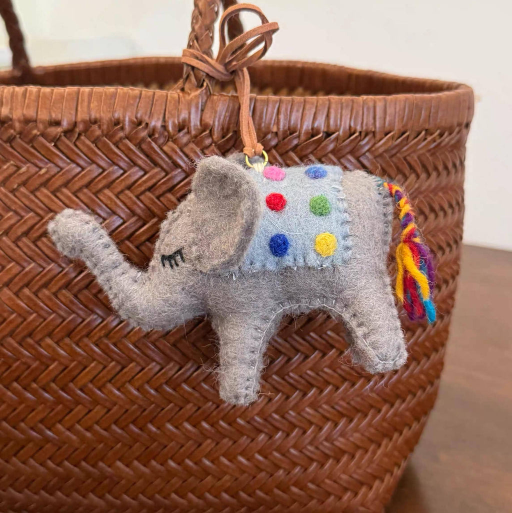 Japanese Style Felt Elephant Keychain, Handmade Wool Elephant Bag Charm, Cute Grey Elephant Pendant, Car Keychain, Gift for Animal Lovers