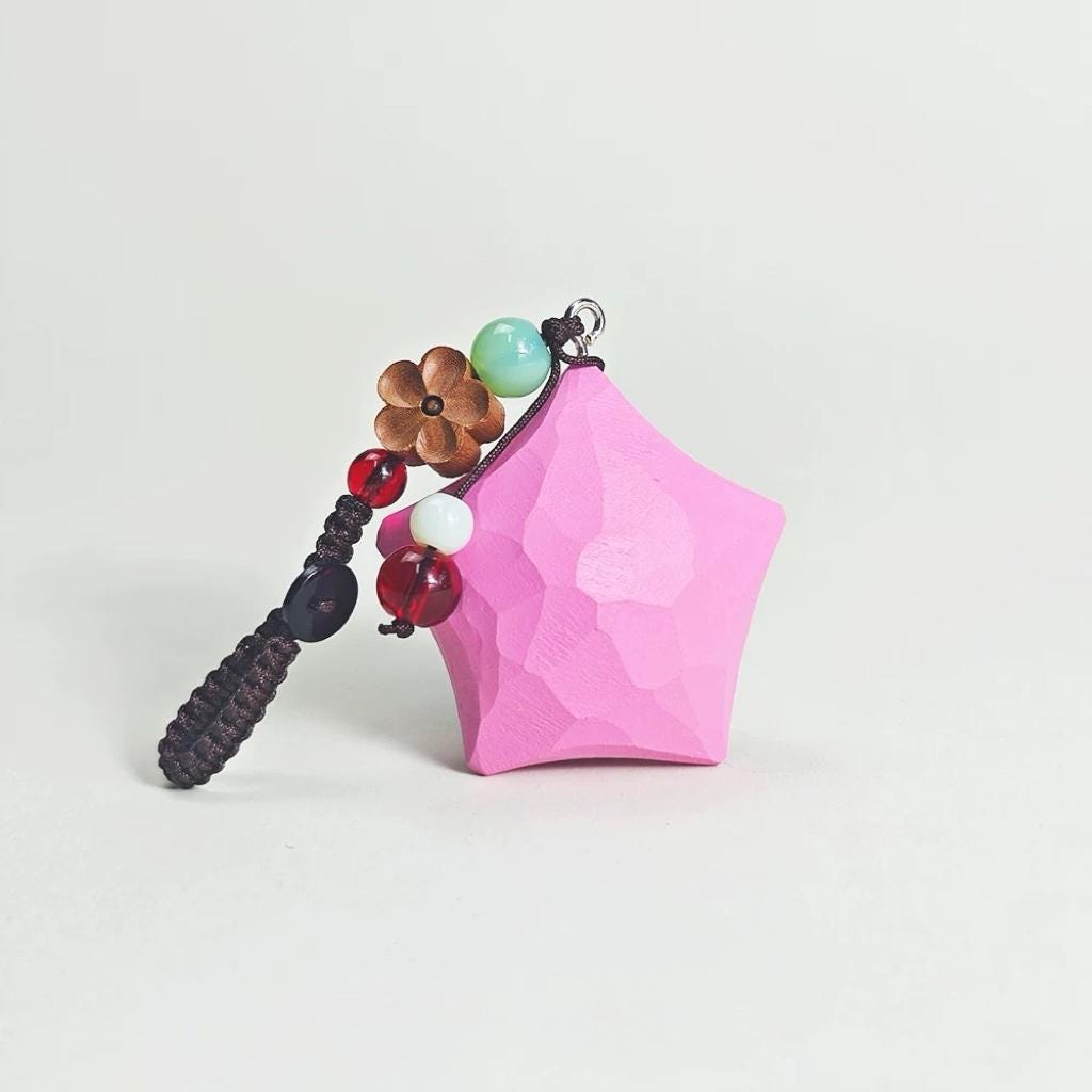 Japanese Style Lucky Star Wood Carving Keychain, Pink Hand Carved Linden Wood Star Charm, Cute Healing Bag Charm Key Ring Gift for Her