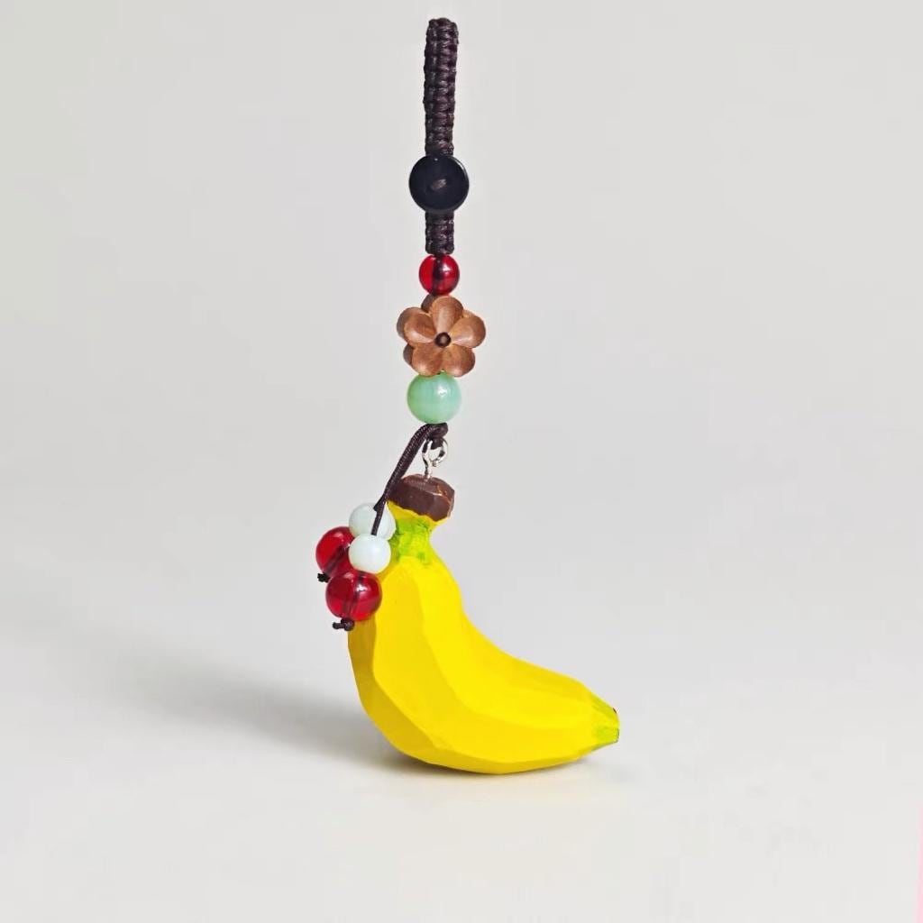 Japanese Style Wooden Banana Keychain Pendant, Hand Carved Fruit Charm, Cute Kawaii Bag Charm, Stress Relief Gift, Car Keychain Accessory