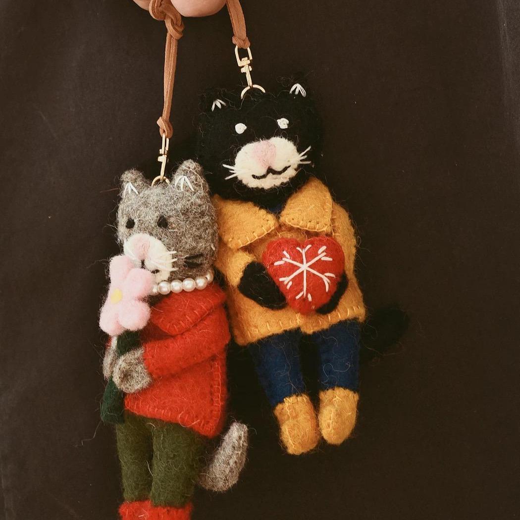 Handmade Wool Felt Cat Keychain Pendant, Cute Animal Bag Charm, Soft Felt Plush Keyring, Gift for Her, Whimsical Artisan Charm