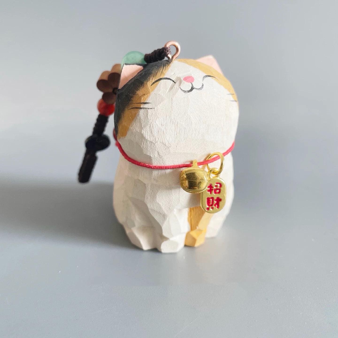 Japanese Style Wooden Lucky Calico Cat Keychain, Hand Carved Maneki Neko Pendant, Woven Three-Color Cat Bag Charm, Prosperity Gift Charm