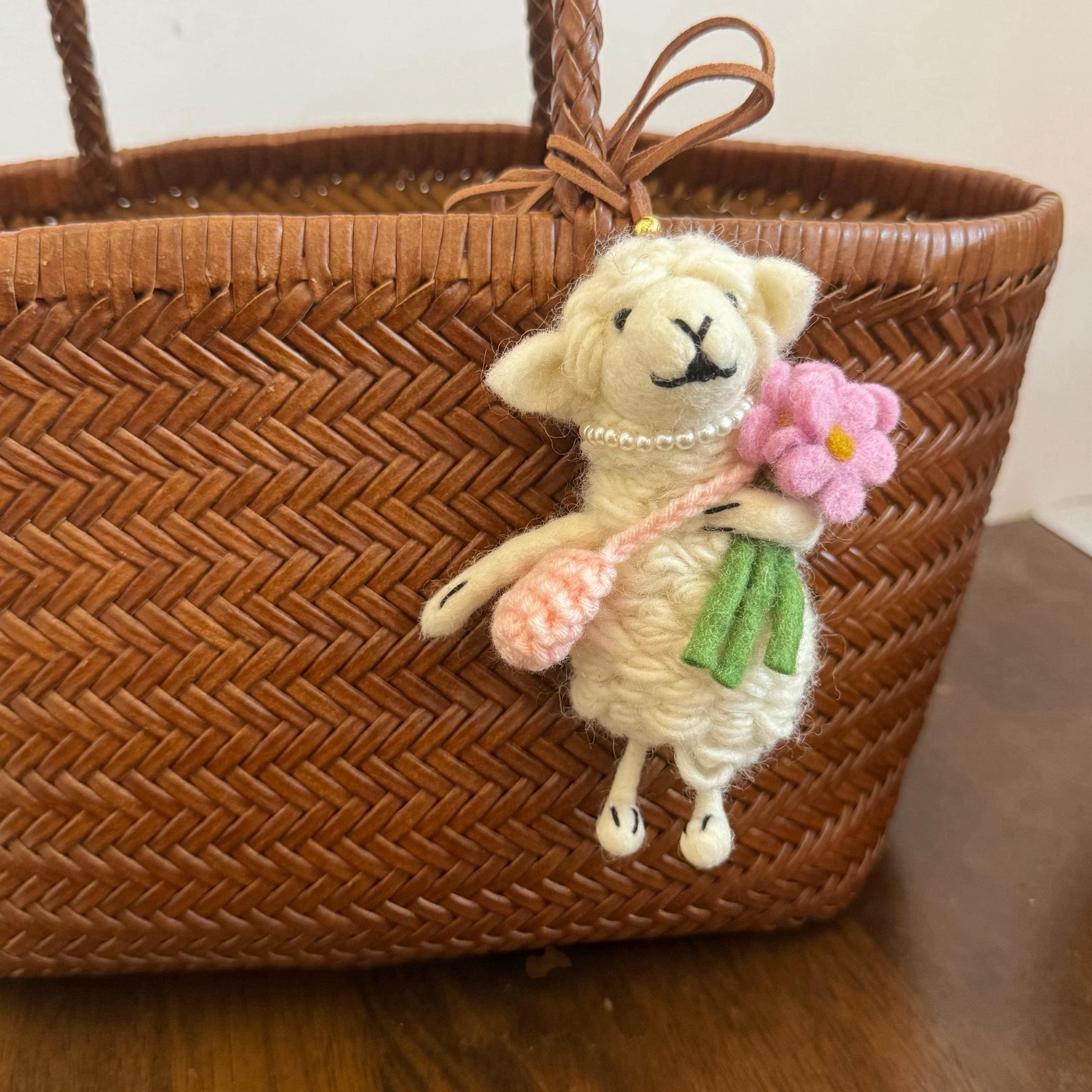 Japanese Handmade Style Lucky Lamb Wool Felt Pendant, Sheep Bag Charm, Pink Flower Lamb Keychain, Cute Animal Hanging Ornament Gift