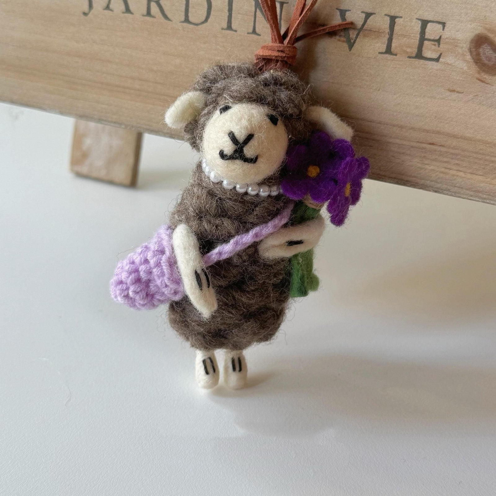 Japanese Style Lucky Brown Lamb Wool Felt Pendant, Handmade Sheep Bag Charm, Purple Flower Sheep Keychain, Cute Animal Hanging Ornament Gift