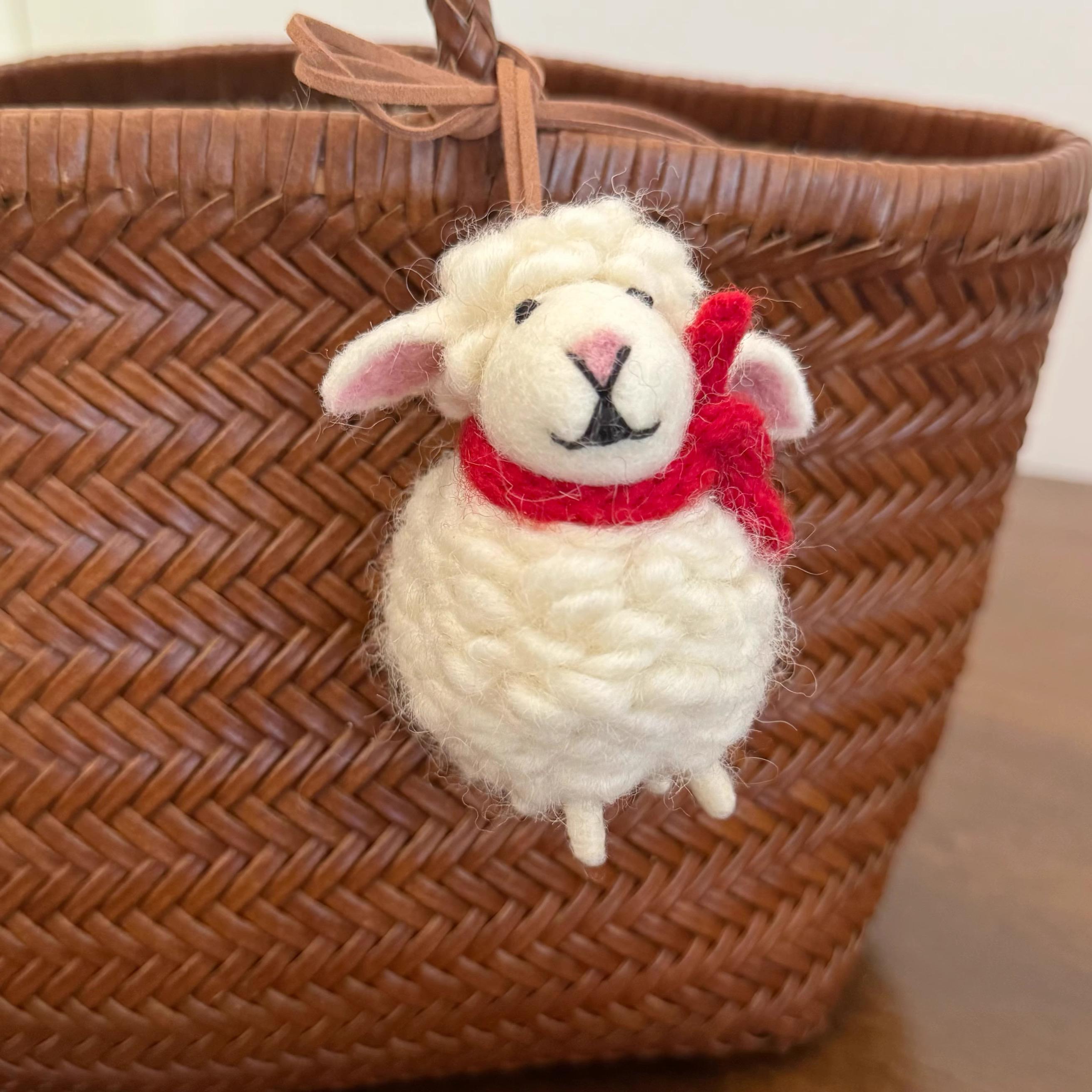 Japanese Style Lucky Lamb Wool Felt Pendant, Handmade Sheep Bag Charm, Scarf Sheep Keychain, Cute Animal Hanging Ornament Gift