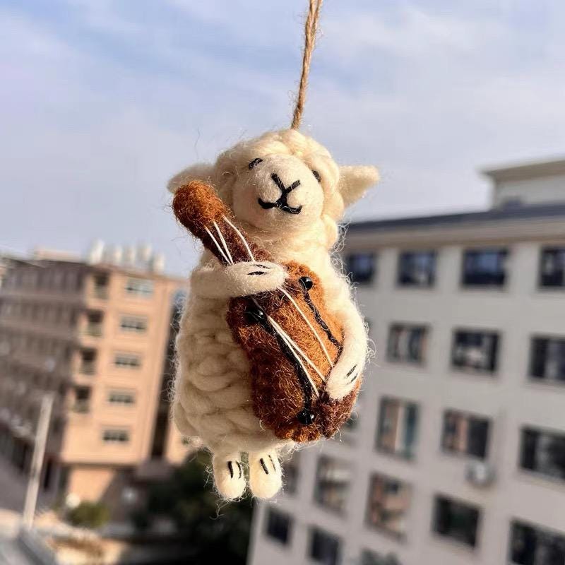 Japanese Style Lucky Guitar Lamb Wool Felt Pendant, Handmade Sheep Bag Charm, Cute Animal Keychain, Music Sheep Hanging Ornament Gift