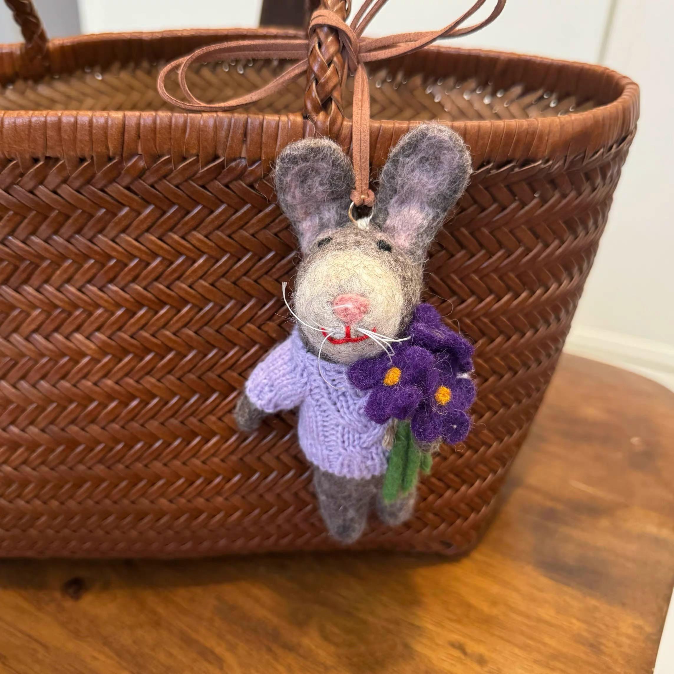 Japanese Style Lucky Felt Rabbit Pendant, Handmade Wool Felt Bunny Bag Charm, Cute Animal Keychain, Bunny Hanging Ornament Gift