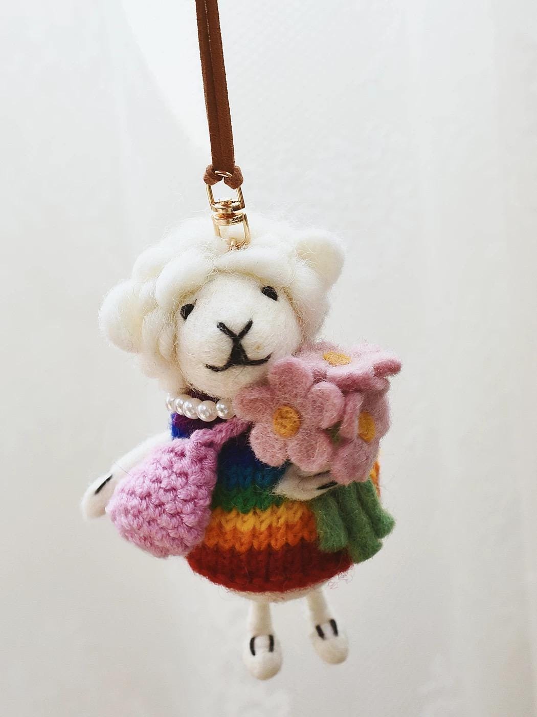 Japanese Style Lucky Rainbow Lamb Wool Felt Pendant, Handmade Sheep Bag Charm, Cute Animal Keychain, Flower Lamb Hanging Ornament Gift