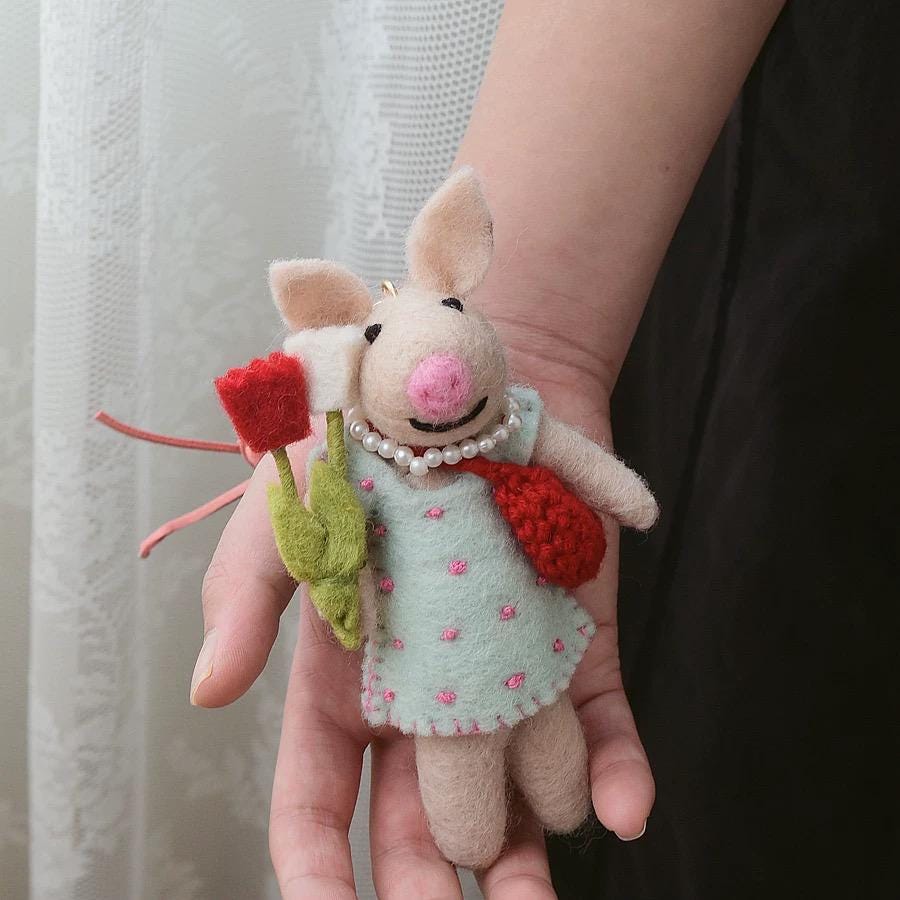 Japanese Style Lucky Felt Pig Pendant, Handmade Wool Felt Pig Bag Charm, Cute Animal Keychain, Flower Pig Hanging Ornament Gift