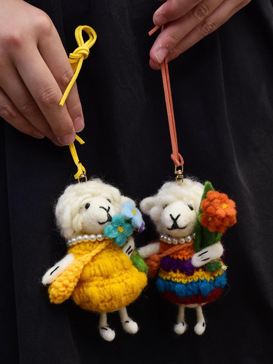 Japanese Style Lucky Felt Sheep Pendant, Handmade Wool Felt Flower Lamb Bag Charm, Cute Animal Keychain Gift, Pink & Yellow Outfit Lamb