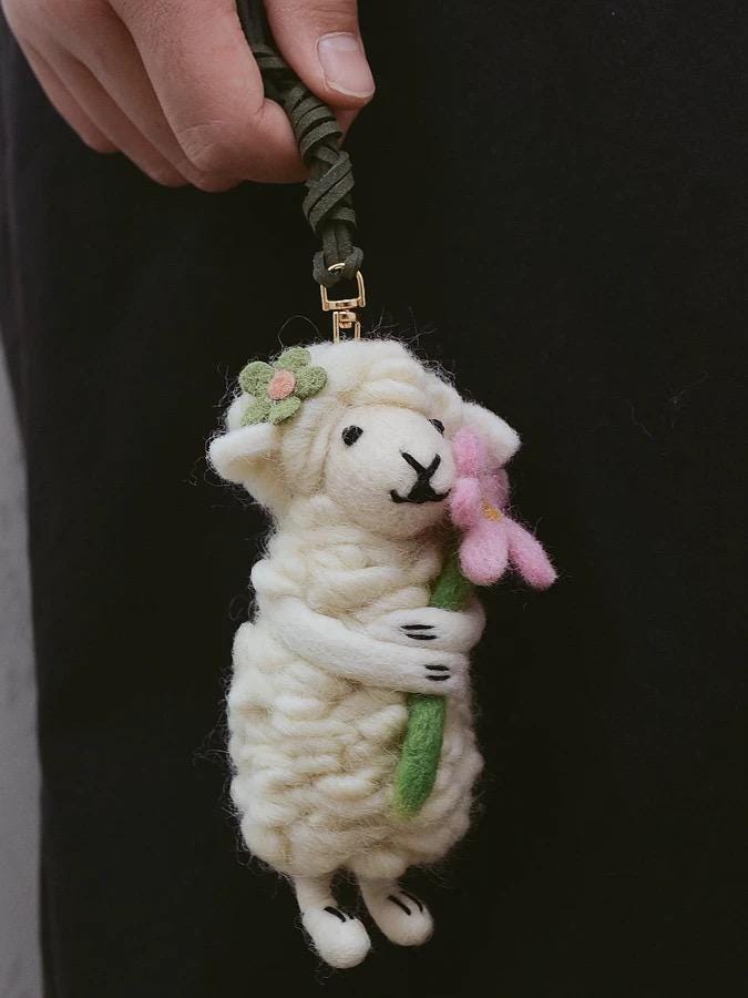 Japanese Style Lucky Felt Sheep Pendant, Handmade Flower Lamb Charm, Wool Felt Animal Bag Charm, Cute Sheep Keychain Gift