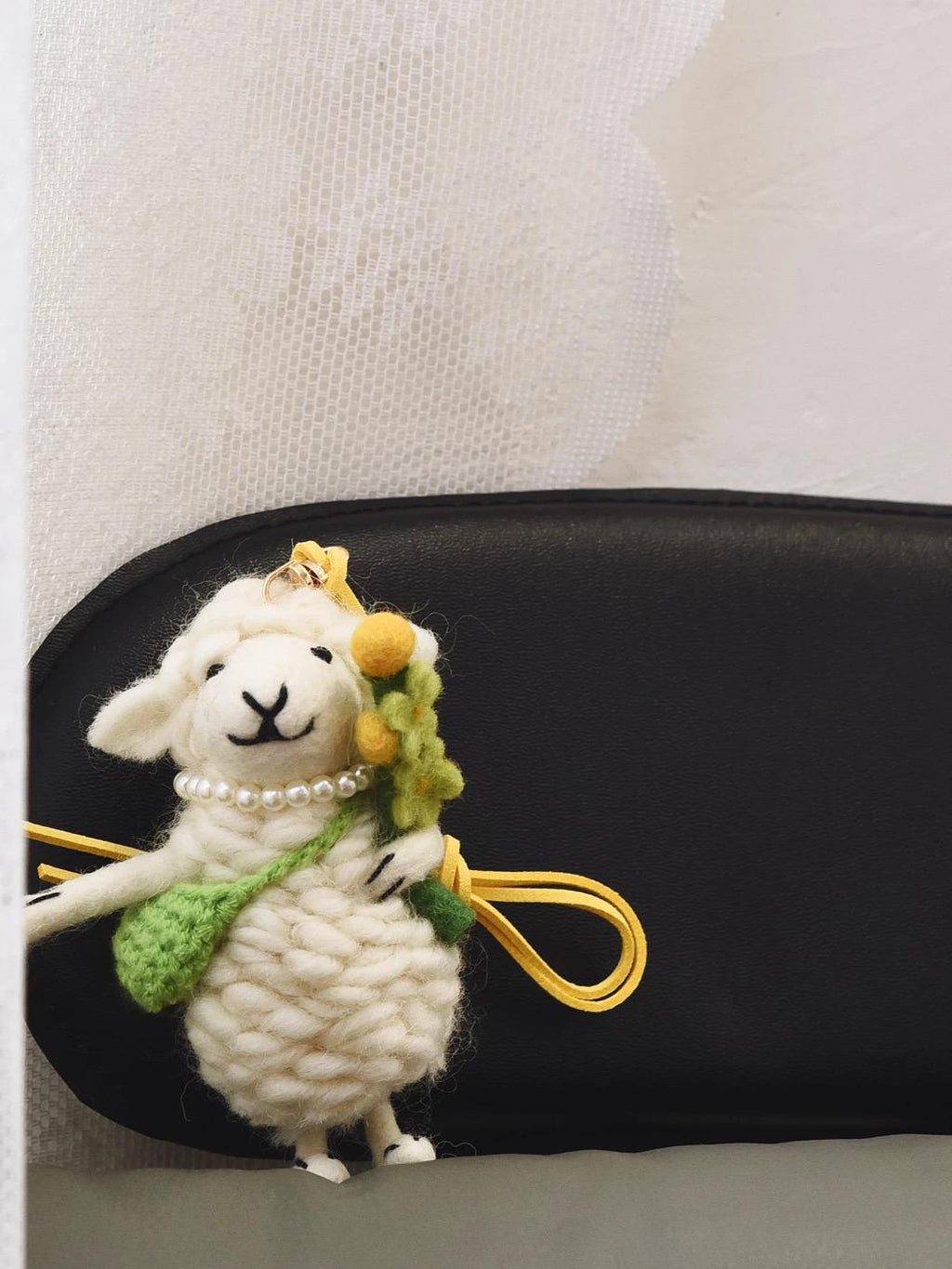 Japanese Style Lucky Felt Sheep Pendant, Handmade White Lamb with Yellow Flower Charm, Wool Felt Animal Bag Charm, Cute Sheep Keychain Gift