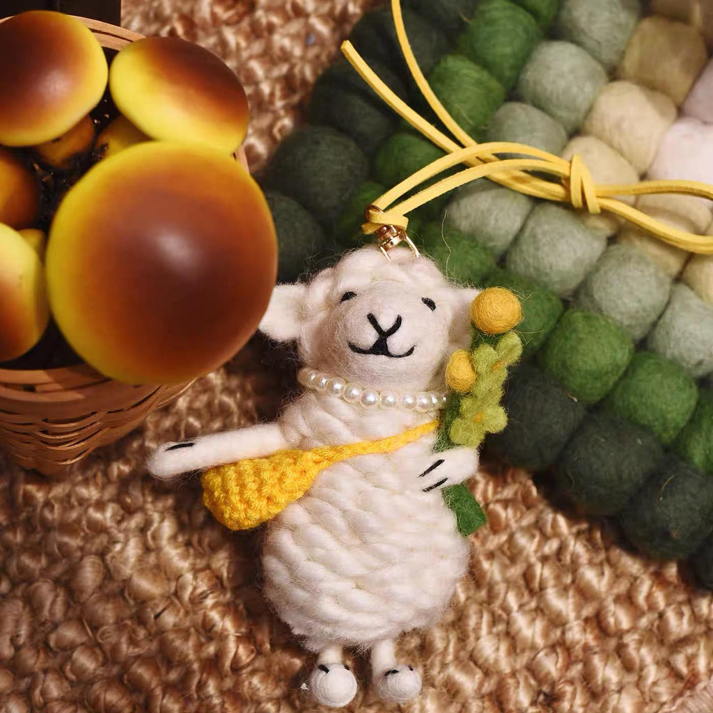 Japanese Style Lucky Felt Sheep Pendant, Handmade White Lamb with Yellow Flower Charm, Wool Felt Animal Bag Charm, Cute Sheep Keychain Gift