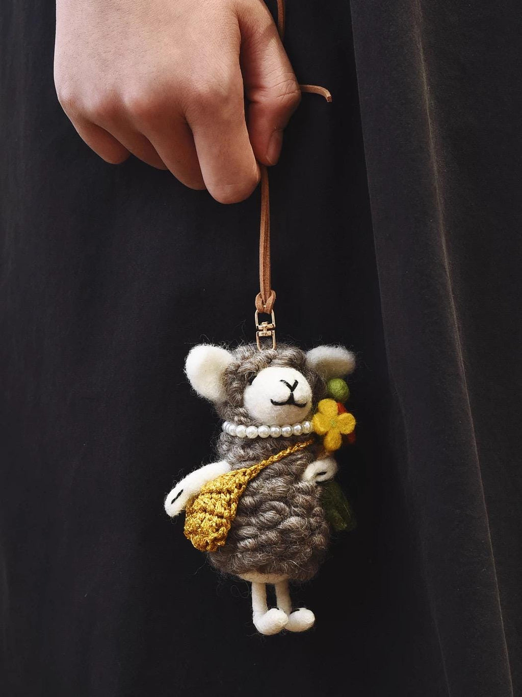 Japanese Style Lucky Felt Sheep Pendant, Handmade Brown Lamb with Yellow Flower, Wool Felt Animal Bag Charm, Cute Sheep Keychain Gift