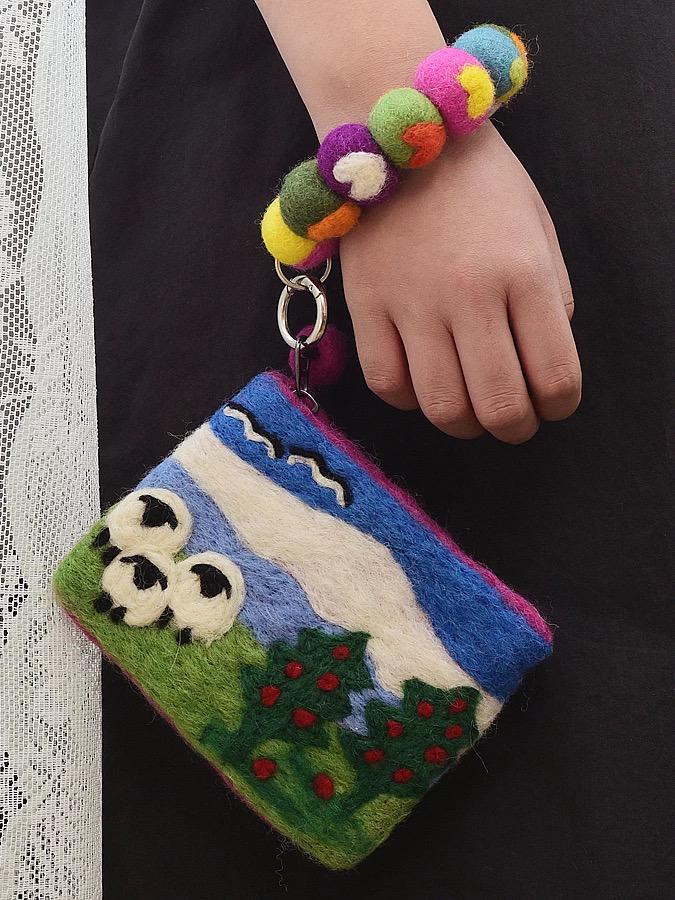 Japanese Style Lucky Felt Coin Purse, Handmade Wool Landscape Pouch with Sheep Scene, Cute Small Wallet, Gift for Her, Wrist Strap Bag