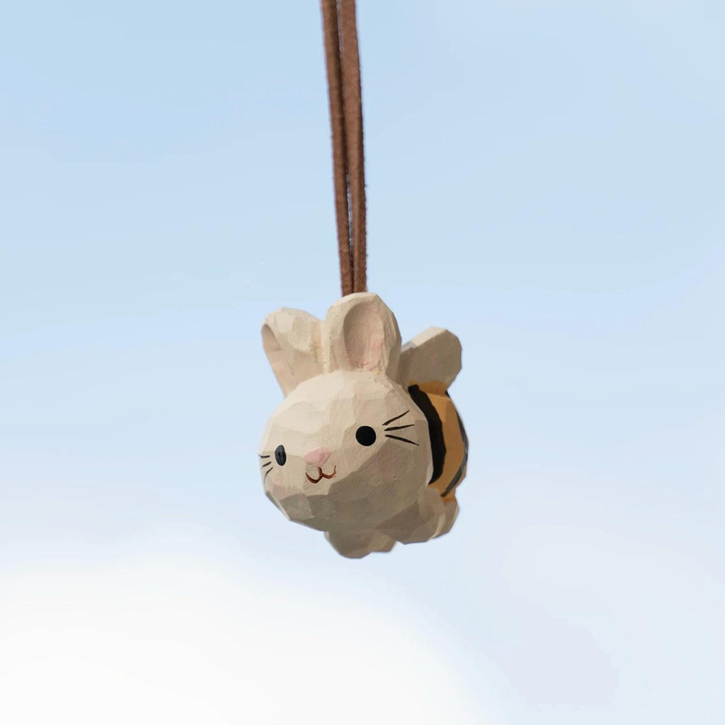 Japanese Style Bunny Bee Hanging Ornament, Hand Carved Wooden Rabbit Charm, Cute Animal Keychain, Bag Charm, Car Hanging Decor Gift