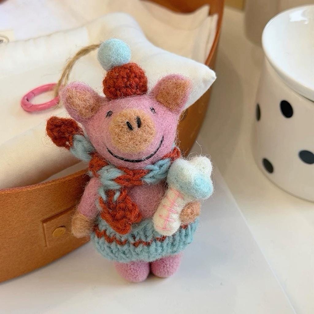 Cute Wool Felt Pig Keychain, Handmade Pig Bag Charm, Kawaii Animal Hanging Ornament, Felt Toy Pendant Gift, Lucky Pig Charm