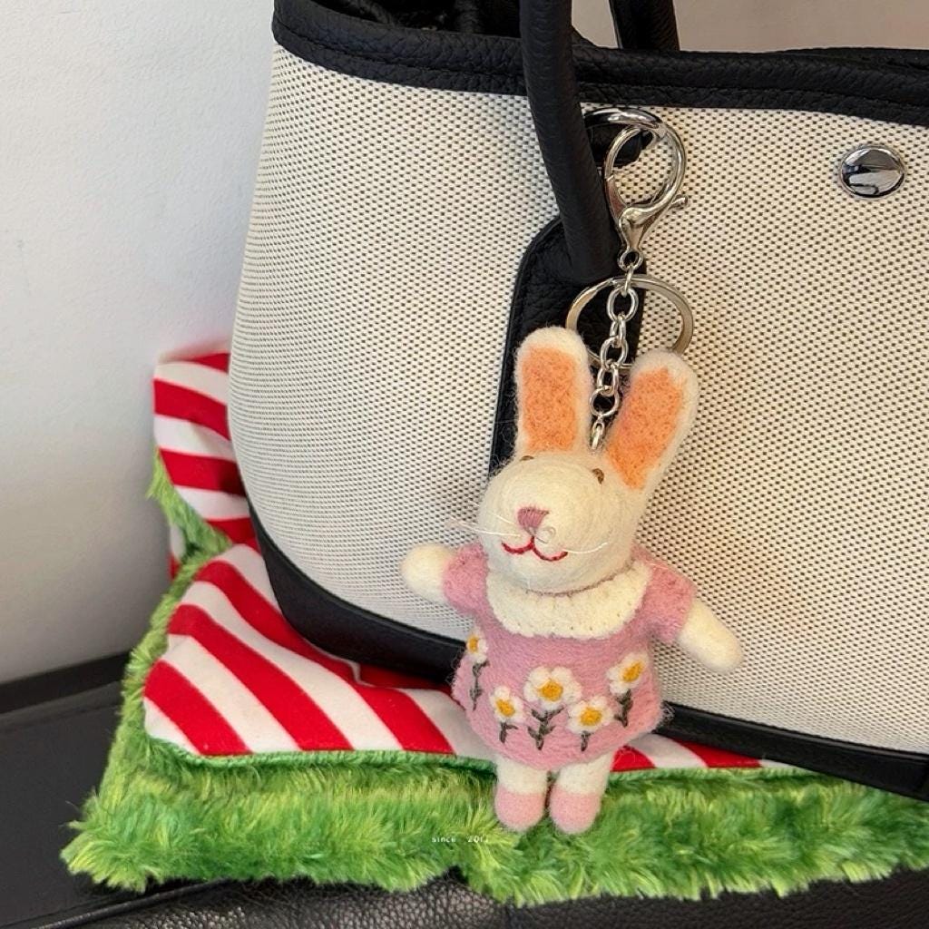 Cute Wool Felt Bunny Keychain, Handmade Rabbit Bag Charm, Floral Dress Bunny Hanging Ornament, Kawaii Animal Pendant Gift, Lucky Bunny Charm